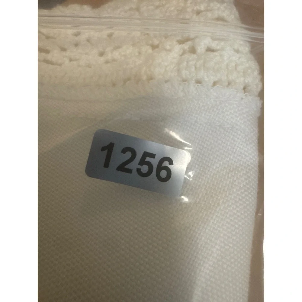 Vintage White Round Tablecloth Crochet Lace Trim Scalloped Edge 31 Inch Diameter